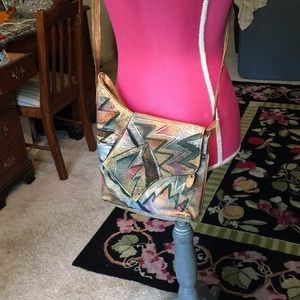 Sophisticated leather bag.